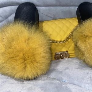 Fur slippers set